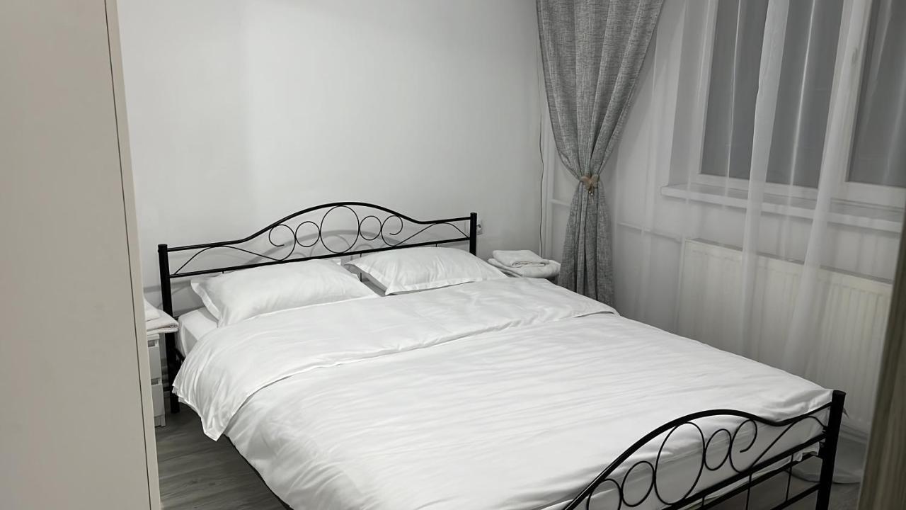 Home Sweet Home Apartment With 3 Rooms Бузэу Экстерьер фото